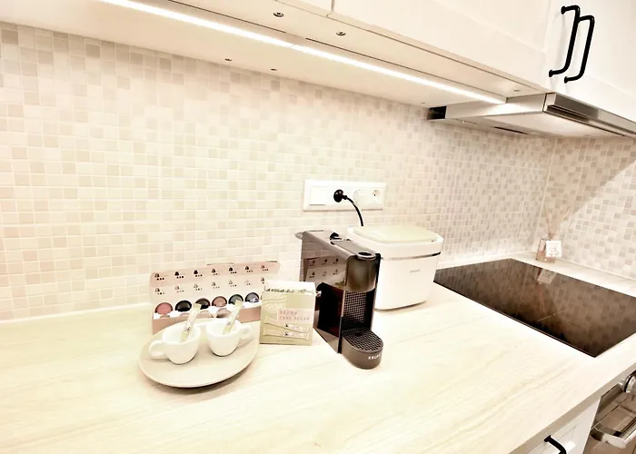 Erkel Estate At Kalvin Ter, 4 People, 2 Bathroom, Free Parking Budapest