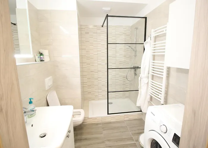 Lejlighed Erkel Estate At Kalvin Ter, 4 People, 2 Bathroom, Free Parking *