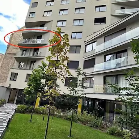 Erkel Estate At Kalvin Ter, 4 People, 2 Bathroom, Free Parking Lägenhet